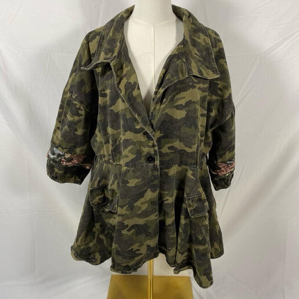 Eien camo ruffle sequin jacket size 3XL gorpcore y2k indie grunge